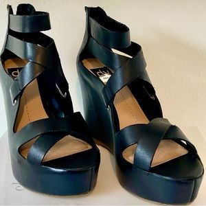 ✨NEW✨ DV by Dolce Vita "Jury" Wedge Sandals Black Burnished Leather - Size 7M